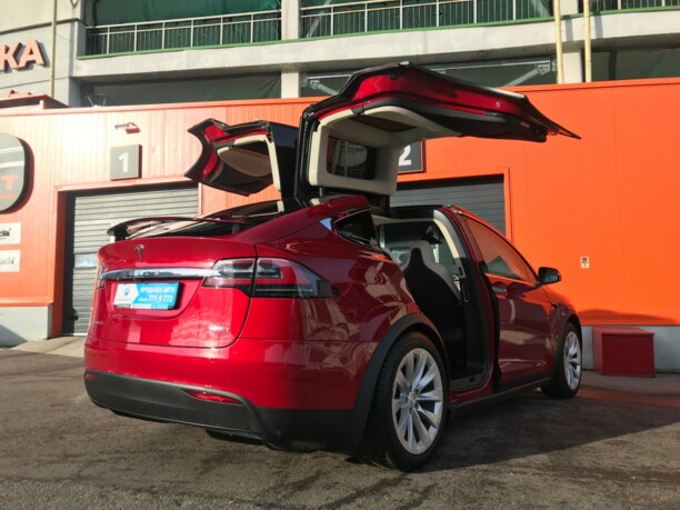 Tesla Model X, 2018 г.