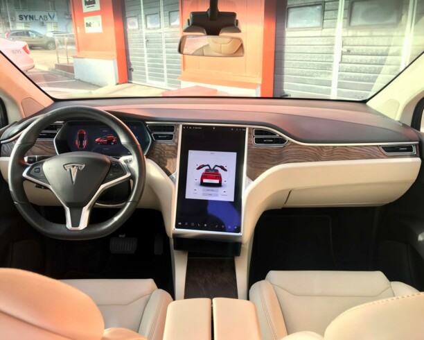 Tesla Model X, 2018 г.
