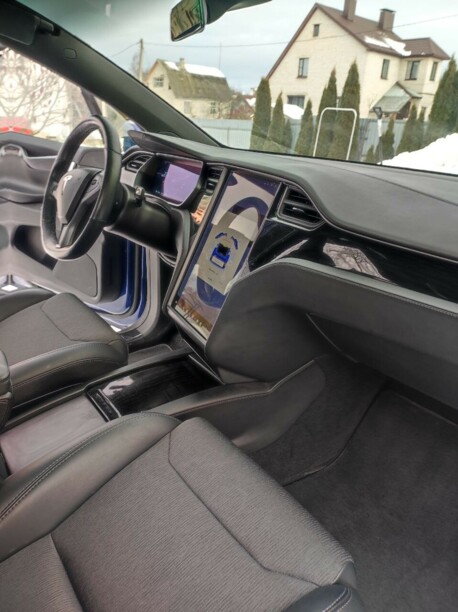 Tesla Model X, 2018 г.