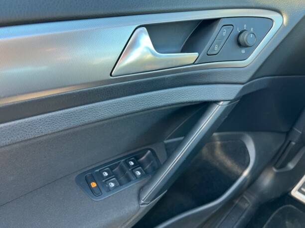 Volkswagen Golf VII · Рестайлинг, 2017 г.