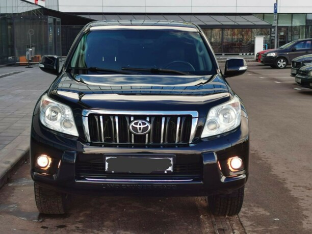 Toyota Land Cruiser Prado J150, 7 мест, 2010 г.