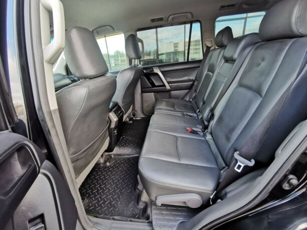 Toyota Land Cruiser Prado J150, 7 мест, 2010 г.