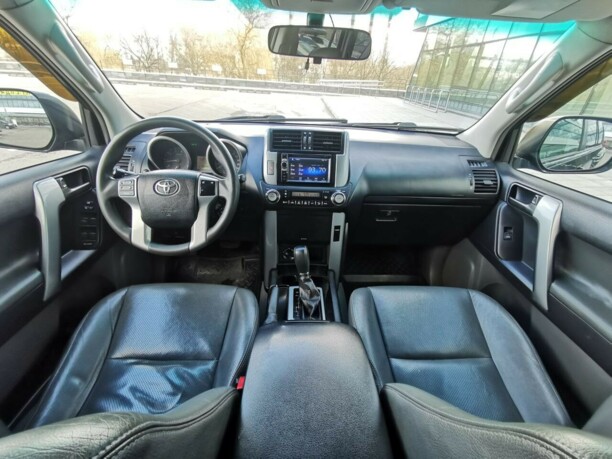 Toyota Land Cruiser Prado J150, 7 мест, 2010 г.