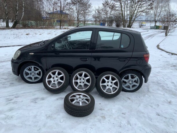 Toyota Yaris I (P1), 2002 г.