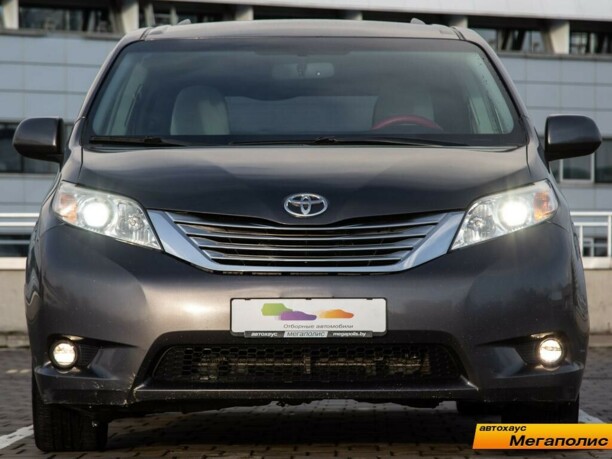Toyota Sienna III (XL30), 2011 г.