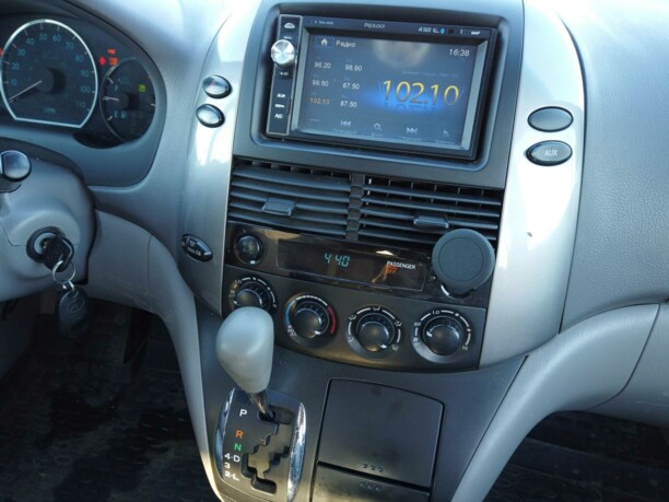 Toyota Sienna II (XL20) · Рестайлинг, 7 мест, 2007 г.
