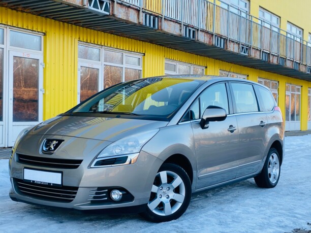 Peugeot 5008 I, 7 мест, 2010 г.