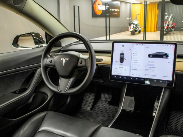 Tesla Model 3, 2019 г.