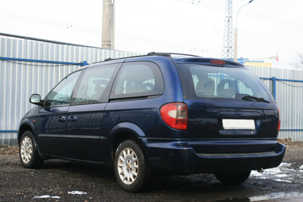 Chrysler Grand Voyager IV, 7 мест, 2001 г.