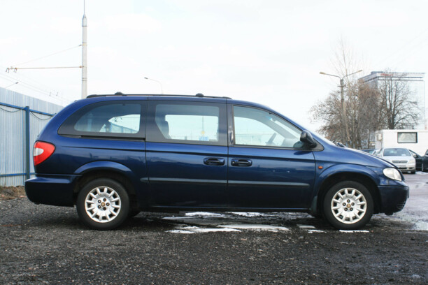 Chrysler Grand Voyager IV, 7 мест, 2001 г.
