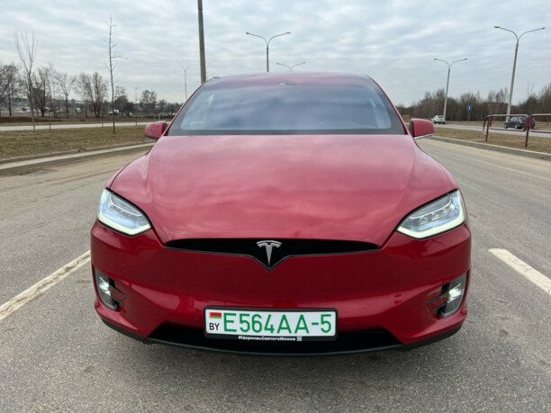 Tesla Model X, 6 мест, 2016 г.