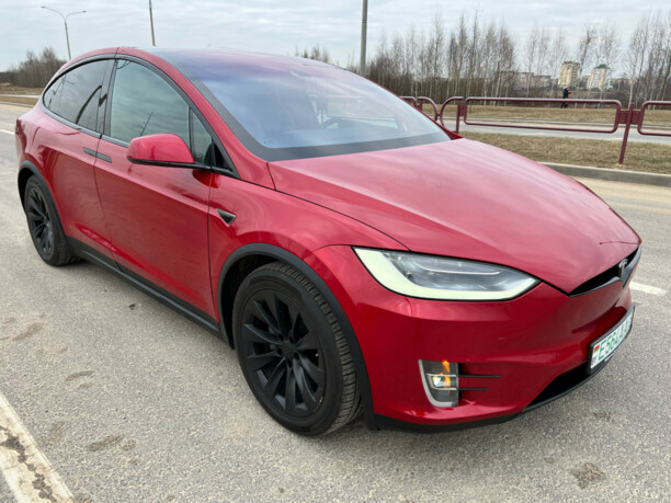 Tesla Model X, 6 мест, 2016 г.