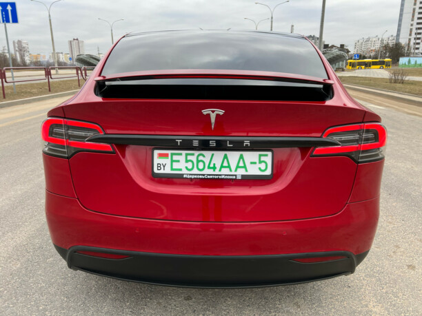 Tesla Model X, 6 мест, 2016 г.