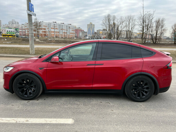 Tesla Model X, 6 мест, 2016 г.