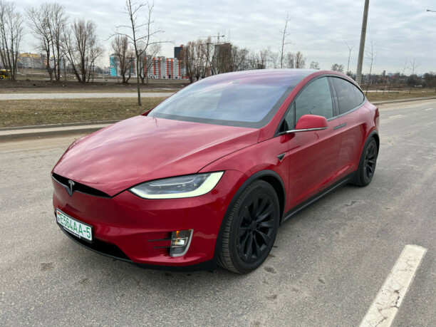 Tesla Model X, 6 мест, 2016 г.
