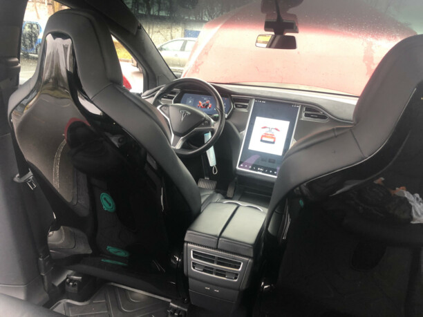 Tesla Model X, 6 мест, 2016 г.