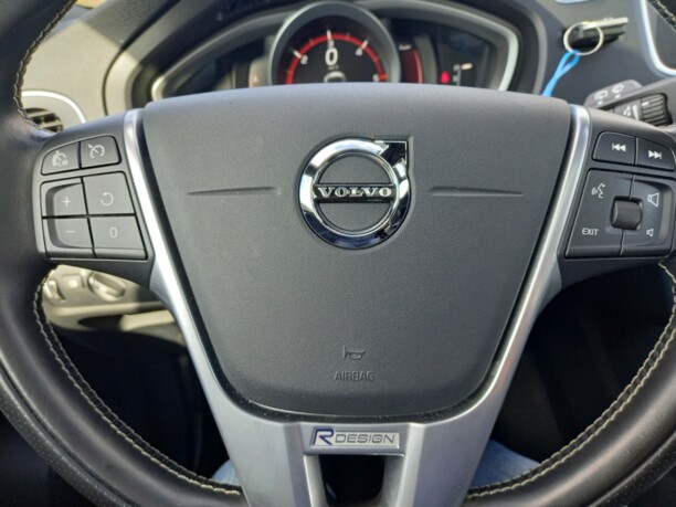 Volvo V40 II · Рестайлинг, 2018 г.