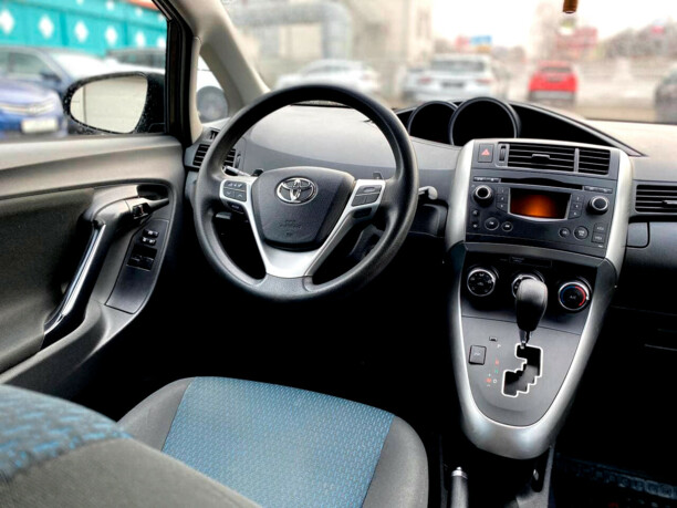 Toyota Verso I · Рестайлинг, 2013 г.