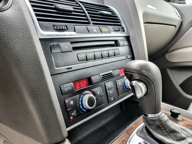 Audi Q7 4L, 7 мест, 2008 г.