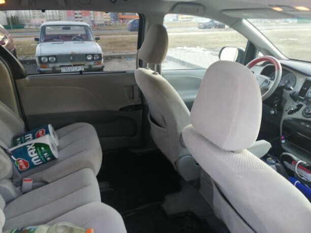 Toyota Sienna III (XL30), 7 мест, 2011 г.