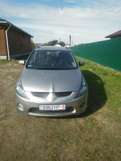 Mitsubishi Grandis, 7 мест, 2006 г.