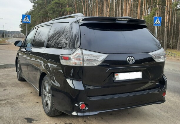 Toyota Sienna III (XL30) · 2-й рестайлинг, 7 мест, 2017 г.