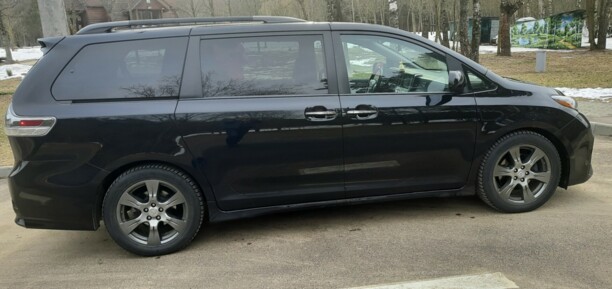Toyota Sienna III (XL30) · 2-й рестайлинг, 7 мест, 2017 г.
