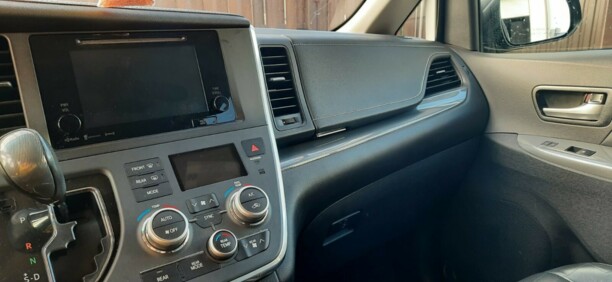 Toyota Sienna III (XL30) · 2-й рестайлинг, 7 мест, 2017 г.