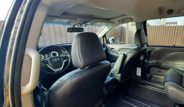 Toyota Sienna III (XL30) · 2-й рестайлинг, 7 мест, 2017 г.