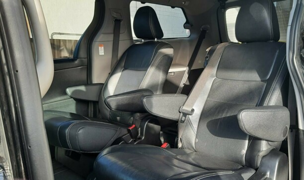Toyota Sienna III (XL30) · 2-й рестайлинг, 7 мест, 2017 г.