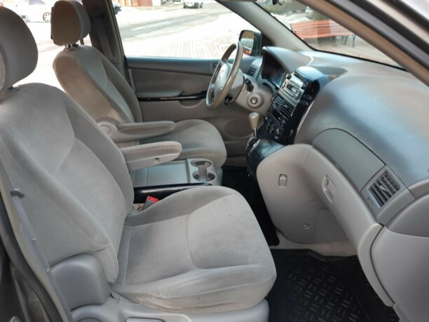 Toyota Sienna II (XL20), 7 мест, 2003 г.