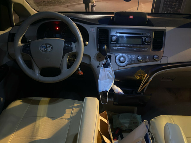Toyota Sienna III (XL30), 7 мест, 2011 г.