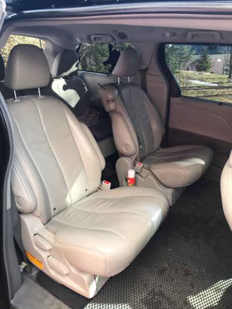 Toyota Sienna III (XL30), 7 мест, 2010 г.