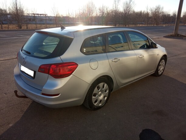 Opel Astra J, 2011 г.