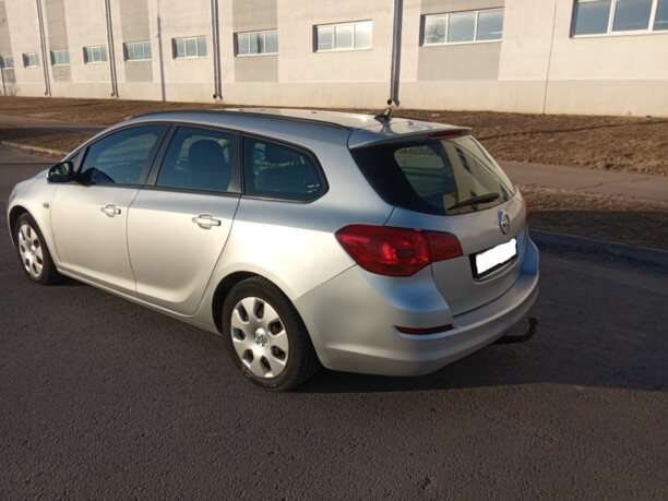 Opel Astra J, 2011 г.