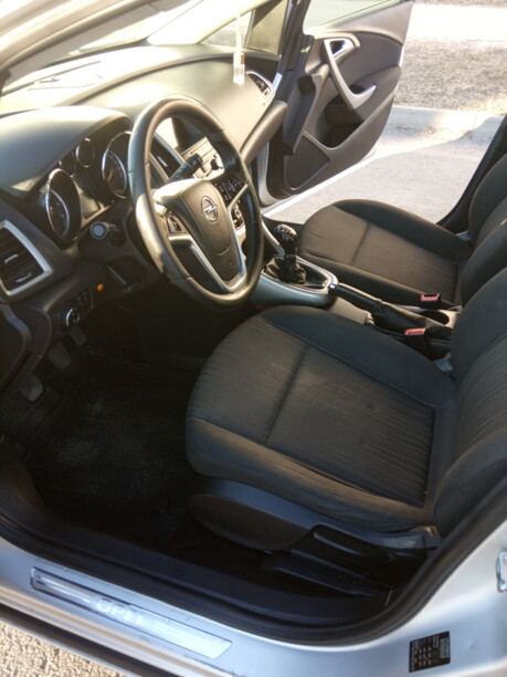 Opel Astra J, 2011 г.