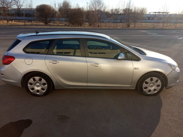 Opel Astra J, 2011 г.