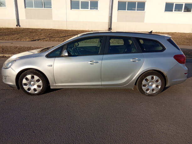 Opel Astra J, 2011 г.