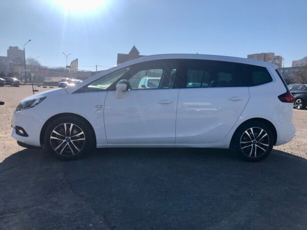 Opel Zafira C · Рестайлинг, 2017 г.