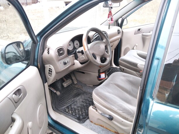 Dodge Caravan IV, 7 мест, 2001 г.