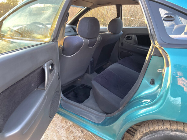 Mazda 323F, 1996 г.