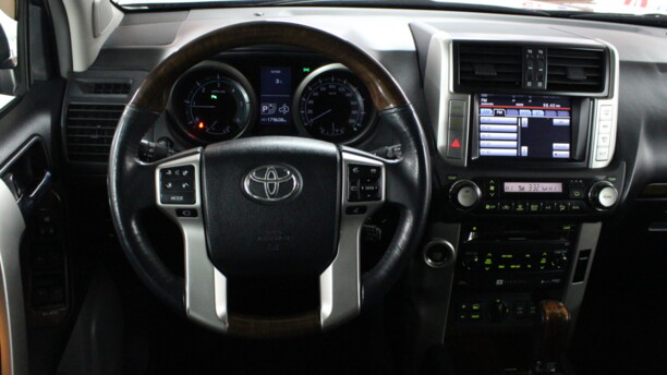 Toyota Land Cruiser Prado J150, 7 мест, 2011 г.