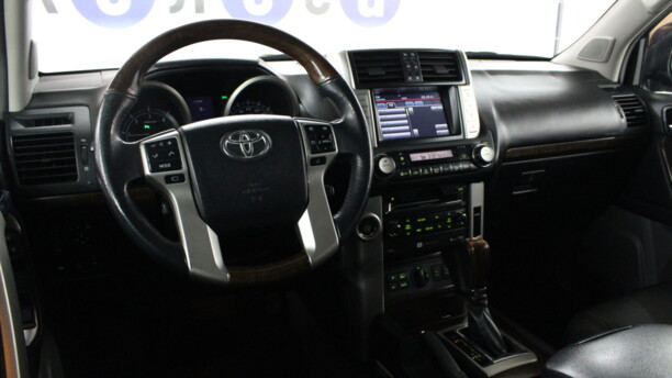 Toyota Land Cruiser Prado J150, 7 мест, 2011 г.