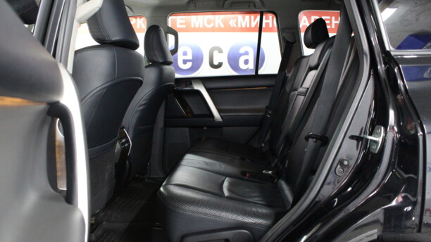 Toyota Land Cruiser Prado J150, 7 мест, 2011 г.