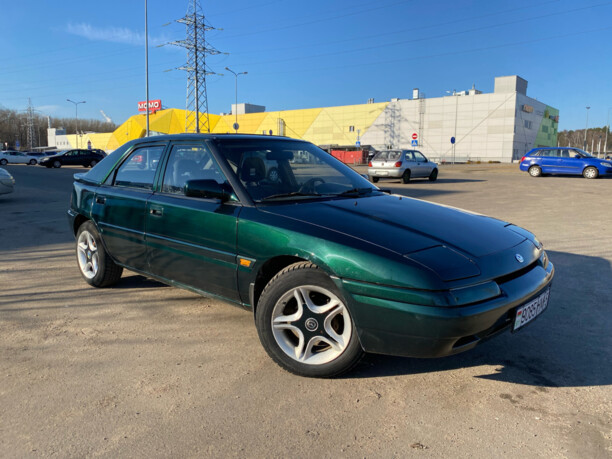 Mazda 323F, 1992 г.