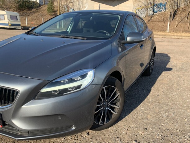 Volvo V40 II · Рестайлинг, 2018 г.