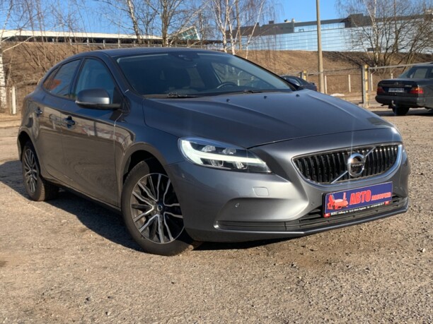 Volvo V40 II · Рестайлинг, 2018 г.