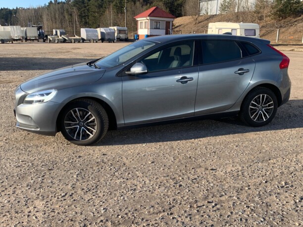 Volvo V40 II · Рестайлинг, 2018 г.