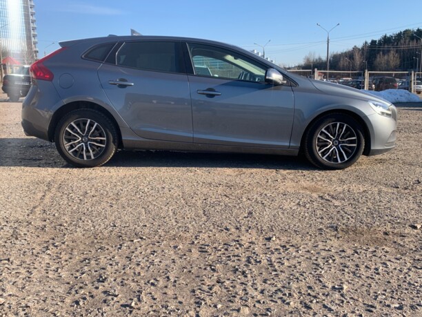Volvo V40 II · Рестайлинг, 2018 г.