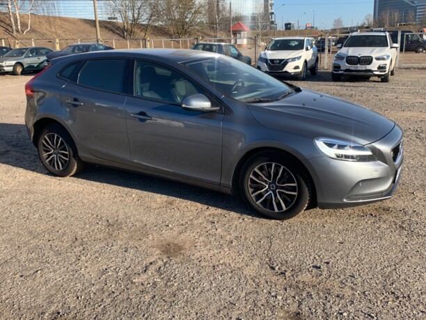Volvo V40 II · Рестайлинг, 2018 г.